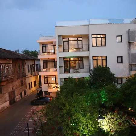 Spacious Flat With Balcony Near Hadrian's Gate Apartment Antalya
