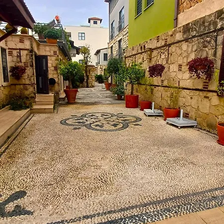 Apartment Spacious Flat With Balcony Near Hadrian's Gate Antalya