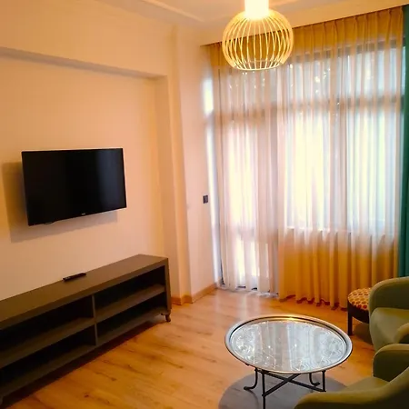 شقة Spacious Flat With Balcony Near Hadrian's Gate أنطاليا